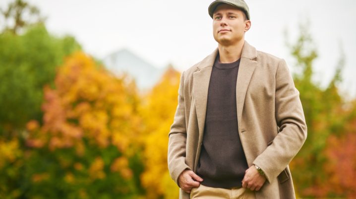 Model de palton barbatesc care nu se demodeaza